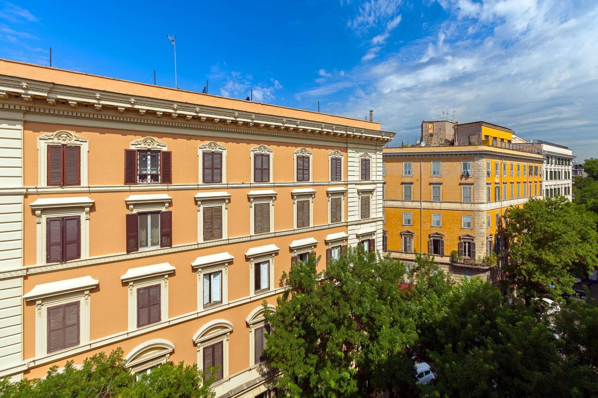 Le Meridien Visconti Рим Екстериор снимка